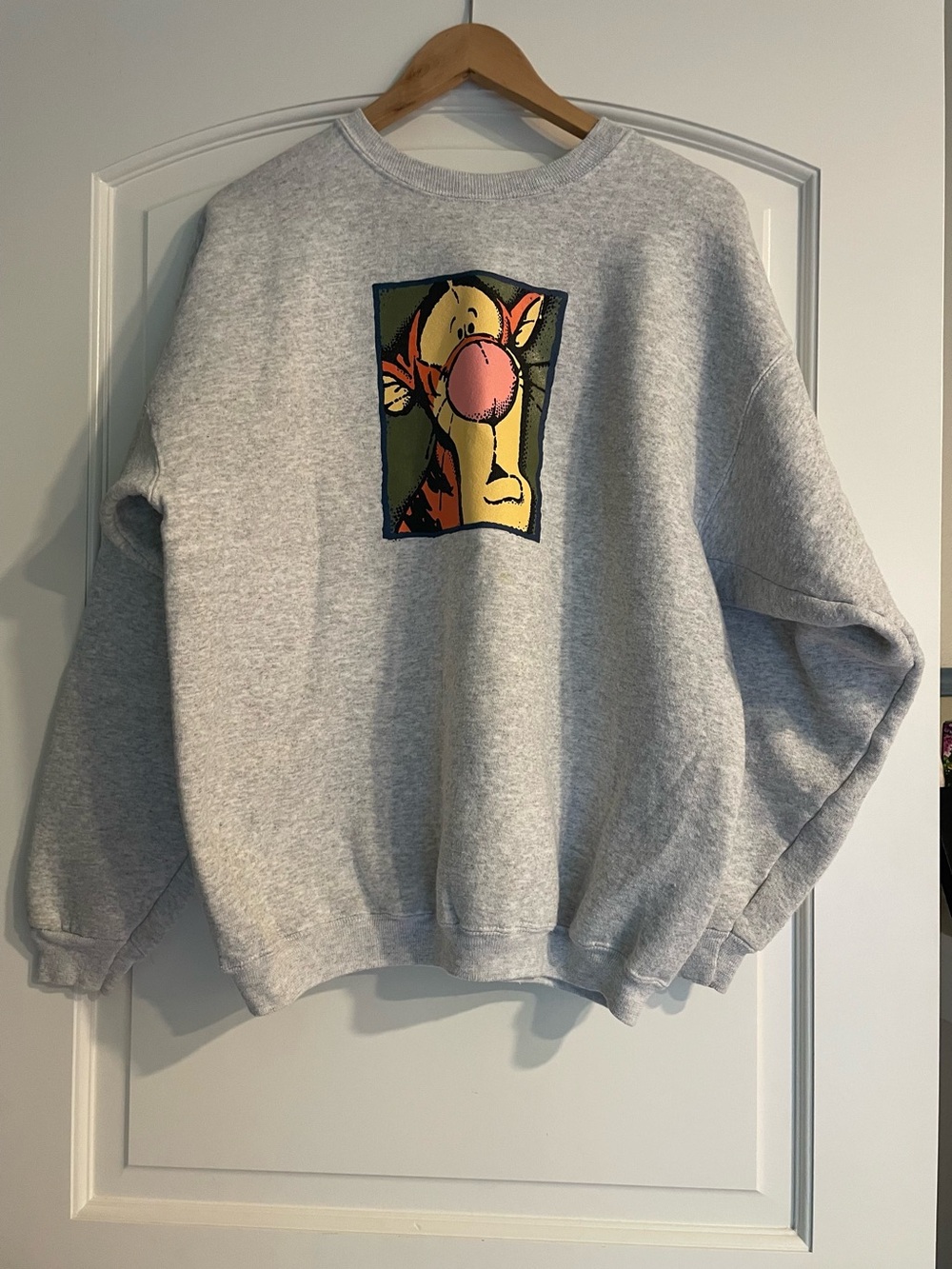 Disney 90s Light Gray Tigger Print Cozy Sweatshirt Vintage Size L